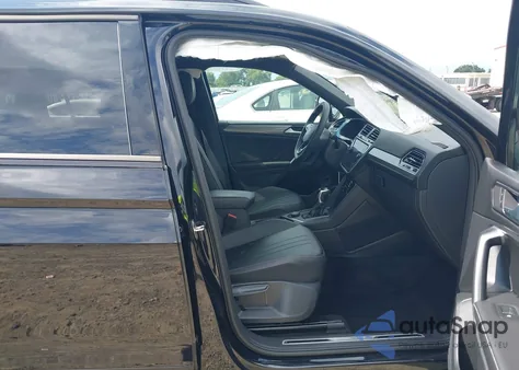 2024 Volkswagen Tiguan 2.0T Se R-Line Black z USA, uszkodzony, nr VIN 3VV8B7AX1RM147232